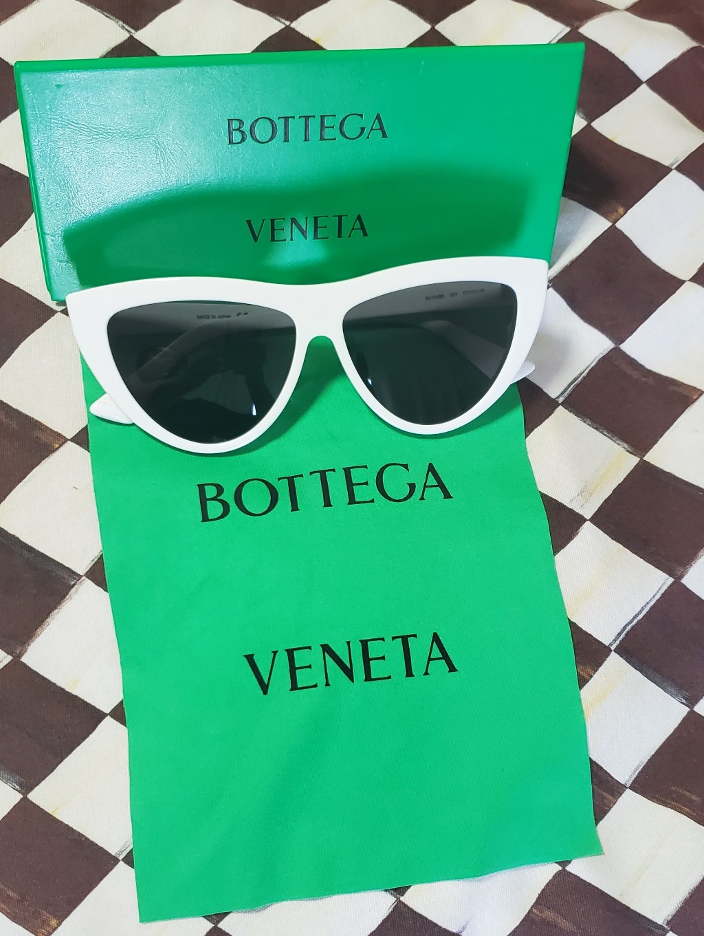Bottega Veneta White Cat-Eye Sunglasses - White